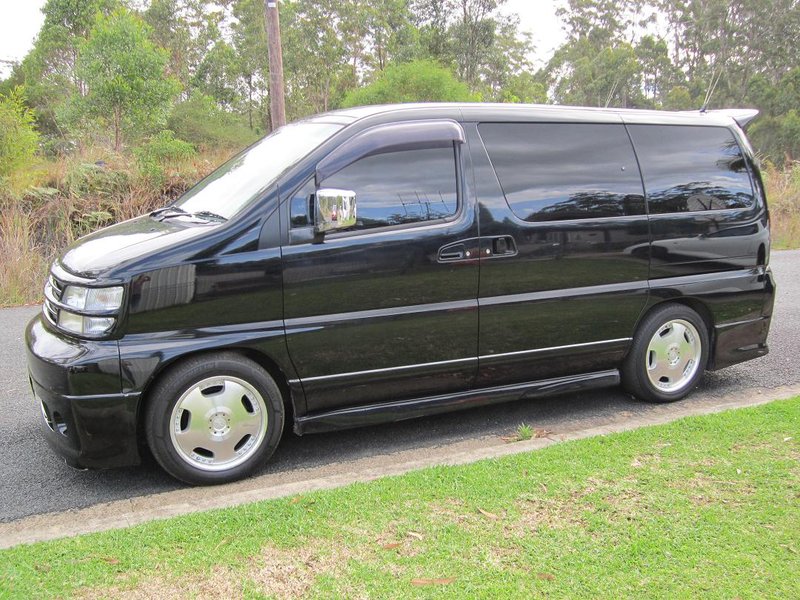 1999NissanElgrand.jpg